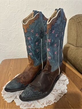 Old West Blue and Brown Embroidered Women's Western Heeled Boots